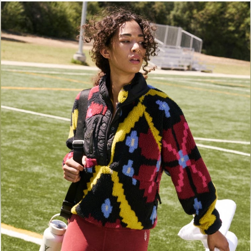 FP Movement Fleece Pullover Rocky Ridge
Free people XS button jacket